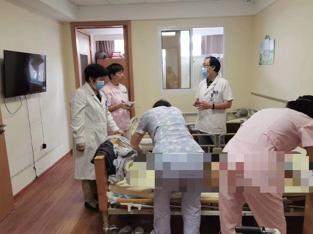 澳洋护理院义诊.jpg