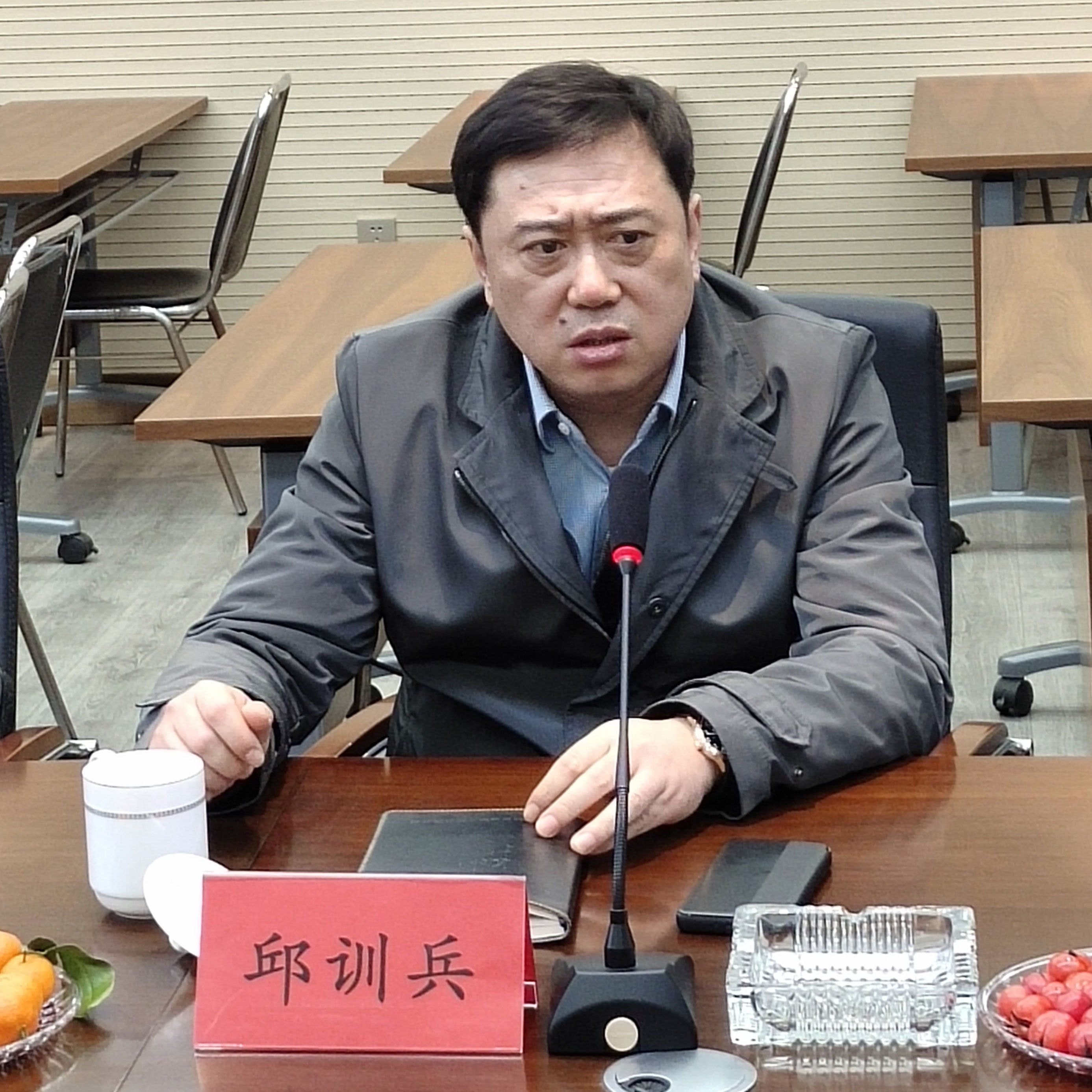 邱训兵.jpg